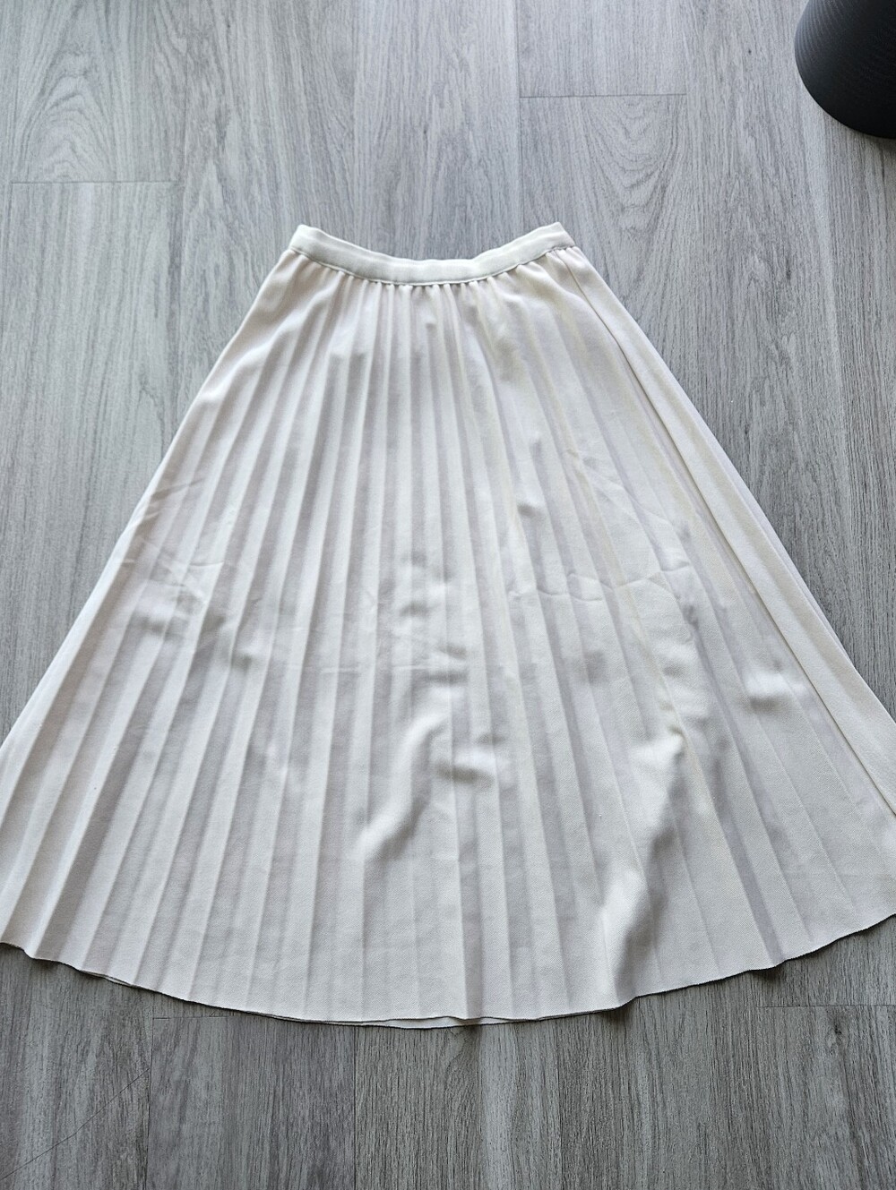Ivory Cream Elastic Waist Pleated A-line Skirt